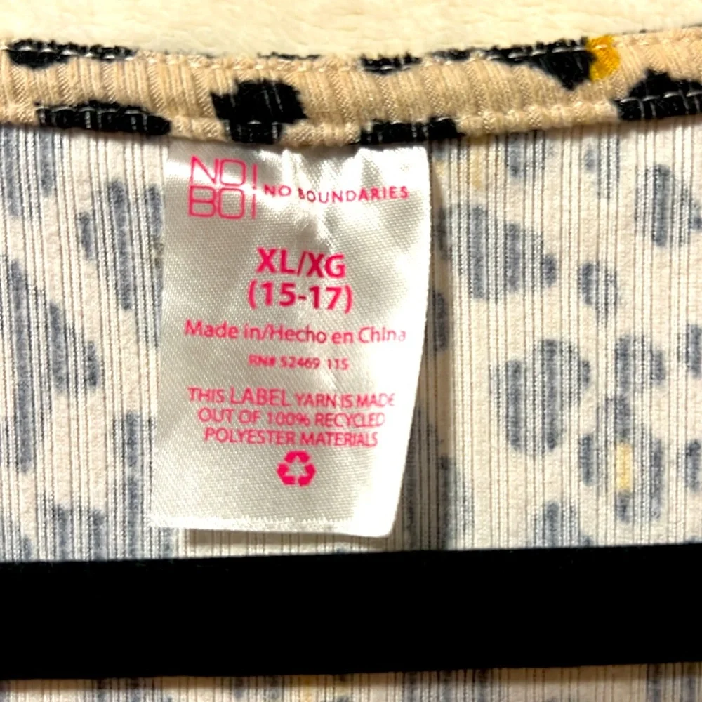Leopard Print V Neck Wrap Top. Size XL, runs S to M. Spandex. NWOT.